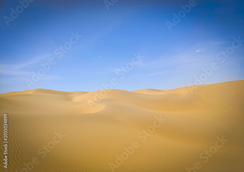 Φωτογραφία Taklamakan Desert, Xinjiang, China
Vast desert landscape of Taklamakan Desert in Xinjiang, China