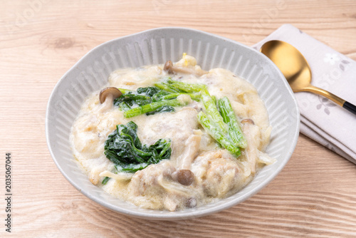 鶏肉とほうれん草のクリーム煮