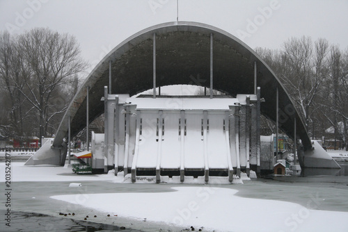 Obraz na plátně Summer Theater Shell in Lazar Globa Park, Dnipro, Ukraine, January 2009