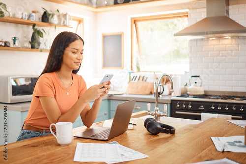 Foto Woman, happy and finance in home with phone, pay slip update and online banking at laptop