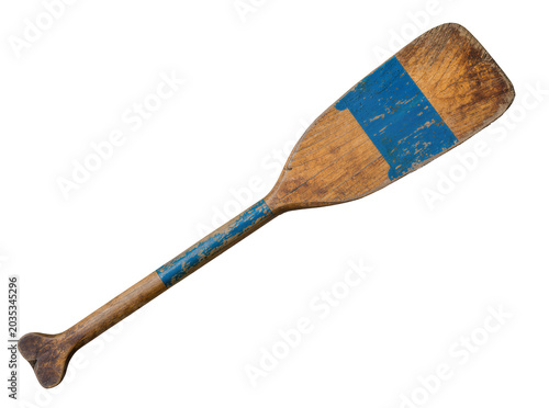 Foto Isolated old rustic wooden boat paddle with distressed blue paint, vintage boati