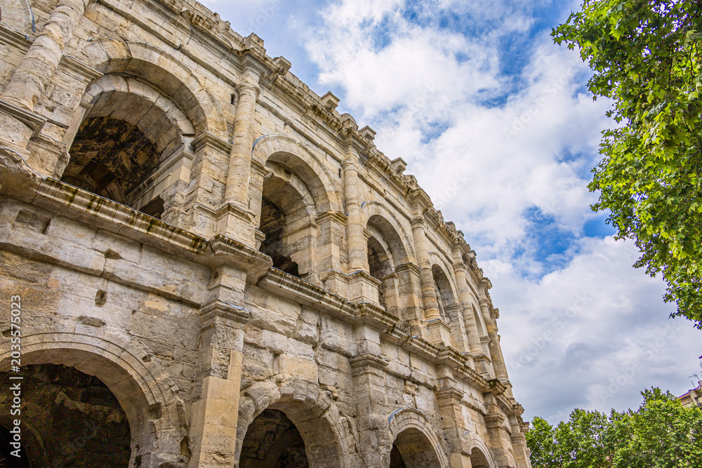 Fototapeta premium Les Arènes de Nîmes dans le Gard en France