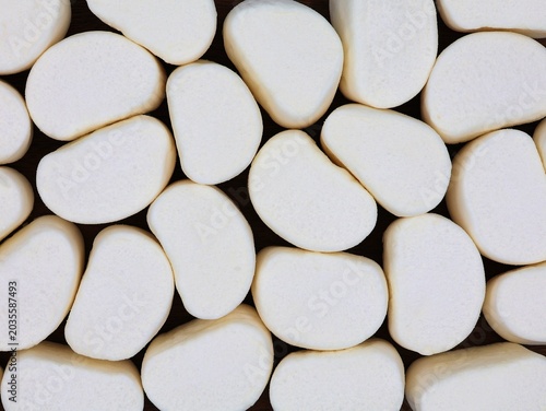 Bild auf Leinwand Group of white marshmallows in top view
