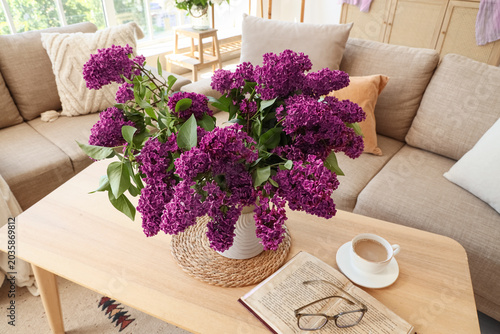 Vase with lilac flowers, bo...