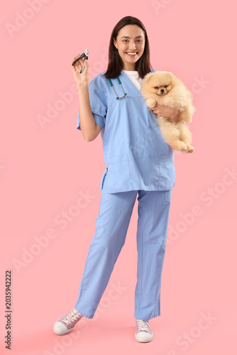 Female veterinarian with cu...
