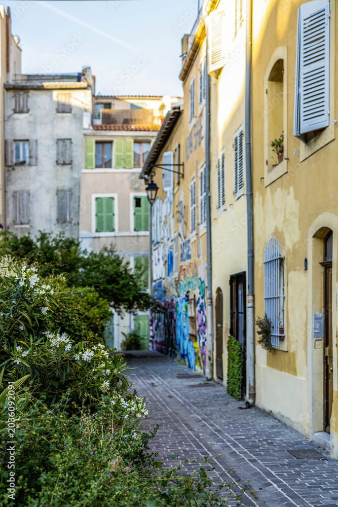 Obraz premium Ruelle dans le quartier du panier à Marseille