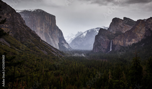 Tableau sur toile Last Winter Light Before the Storm on Yosemite Valley, Yosemite National Park, C