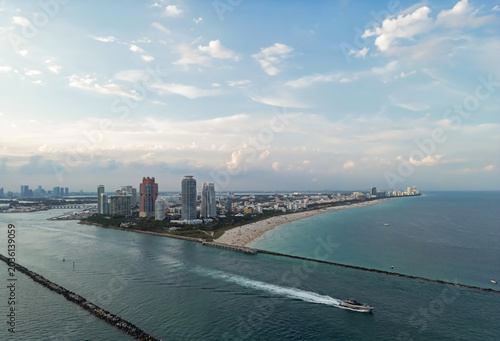 Fotografie Miami seaside with turquoise ocean and sky