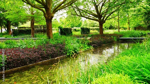Φωτογραφία Jardin des sources dans le jardin des géants à Lille dans le Nord, France, Europ
