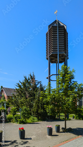 Das Altenzentrum Kirchrode der DIAKOVERE Altenhilfe Henriettenstift gGmbH ist eine traditionsreiche Pflegeeinrichtung im Hannoveraner Stadtteil Kirchrode.