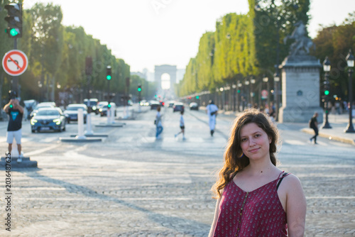Woman and the Arc de triomphe