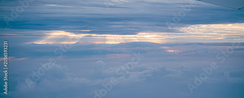 上空からの幻想的な雲