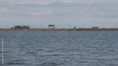 春の野付半島の先端から見た風景