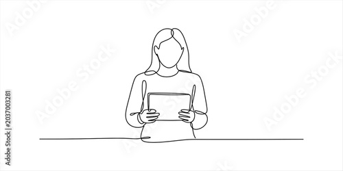 Fotografie Woman holding a tablet computer, continuous line art