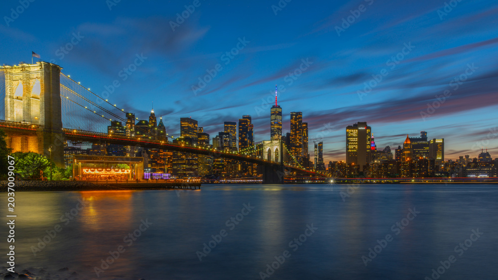 Fototapeta premium Memorial Day 2026. NYC skyline and Brooklyn Bridge from DUMBO, Brooklyn view over the East River
