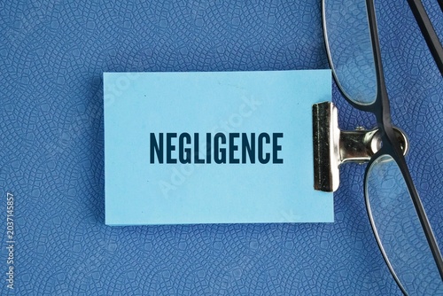 Cuadro en lienzo Glasses and the meaning of the word Negligence