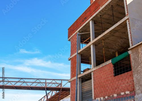 Foto Abandoned Construction Site Preserved on City Outskirts
