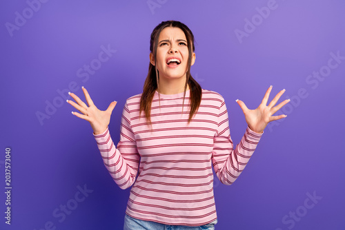 Εκτύπωση καμβά Frustrated young woman shouting and gesturing with hands, expressing anger, stre