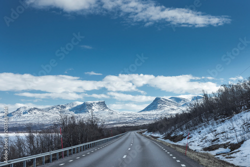 Europastrasse E 10 in Schwedisch Lappland bei Kiruna