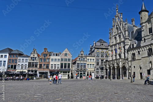 Fotografie Malines (Mechelen): la Grote Markt (Piazza del Mercato), Fiandre, Belgio