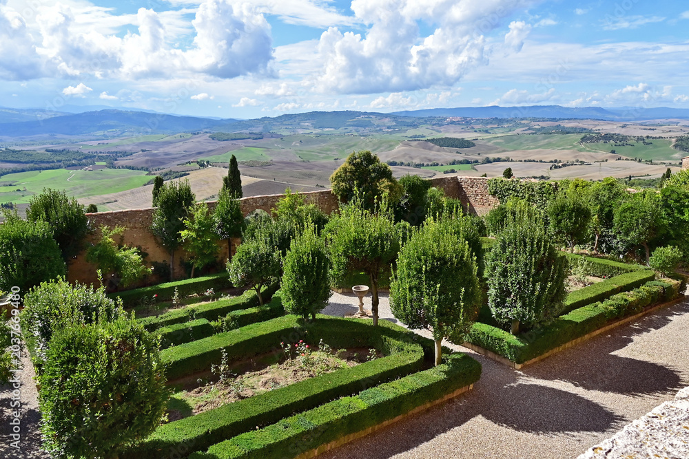 Obraz premium Pienza, le colline della Val d'Orcia dalla loggia di Palazzo Piccolomini, Val d'Orcia, Toscana