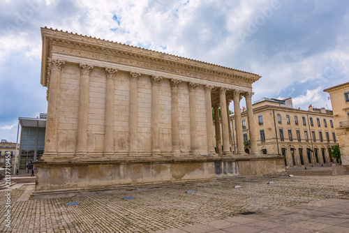 La Maison Carrée Temple Antique de Nîmes dans le Gard en France