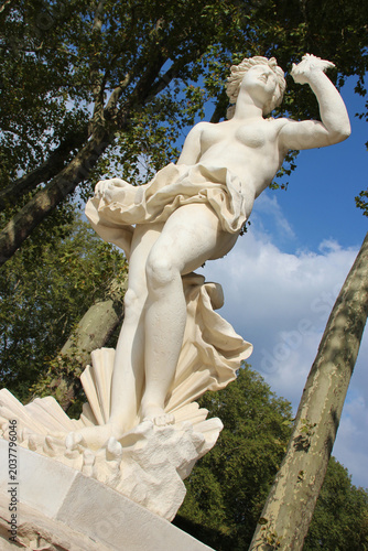 Photos allegorical statue (the clarity) in the gardens of the palace of versailles in f