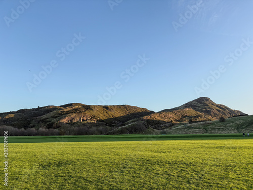 Foto Arthur’s Seat and Salisbury Crags in Edinburgh Scotland