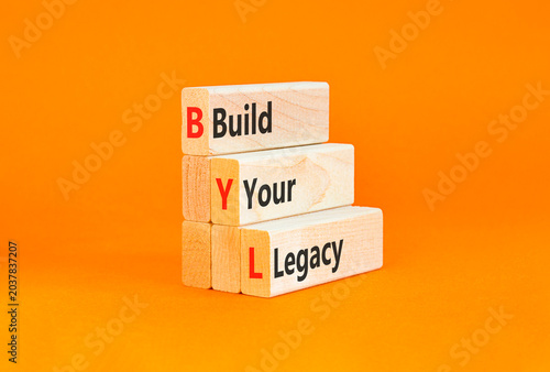Foto BYL build your legacy symbol