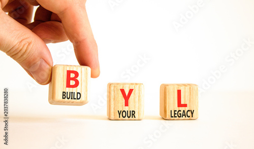 Foto BYL build your legacy symbol