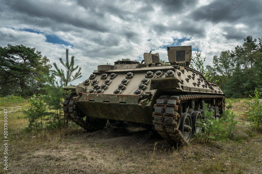 Obraz premium abandoned battle tank on a training range
