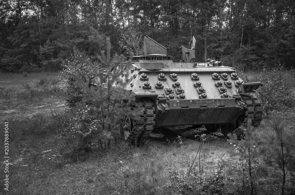 Obraz premium abandoned battle tank on a training range