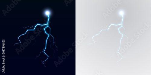 Foto Multiple PNG electric bolts flash across the sky, illuminating the night with sharp blue light
