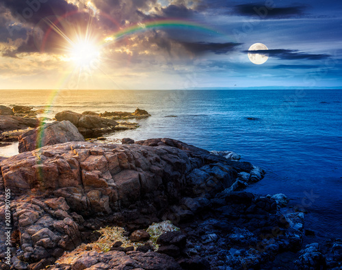 Foto sea coast with stones and rocks