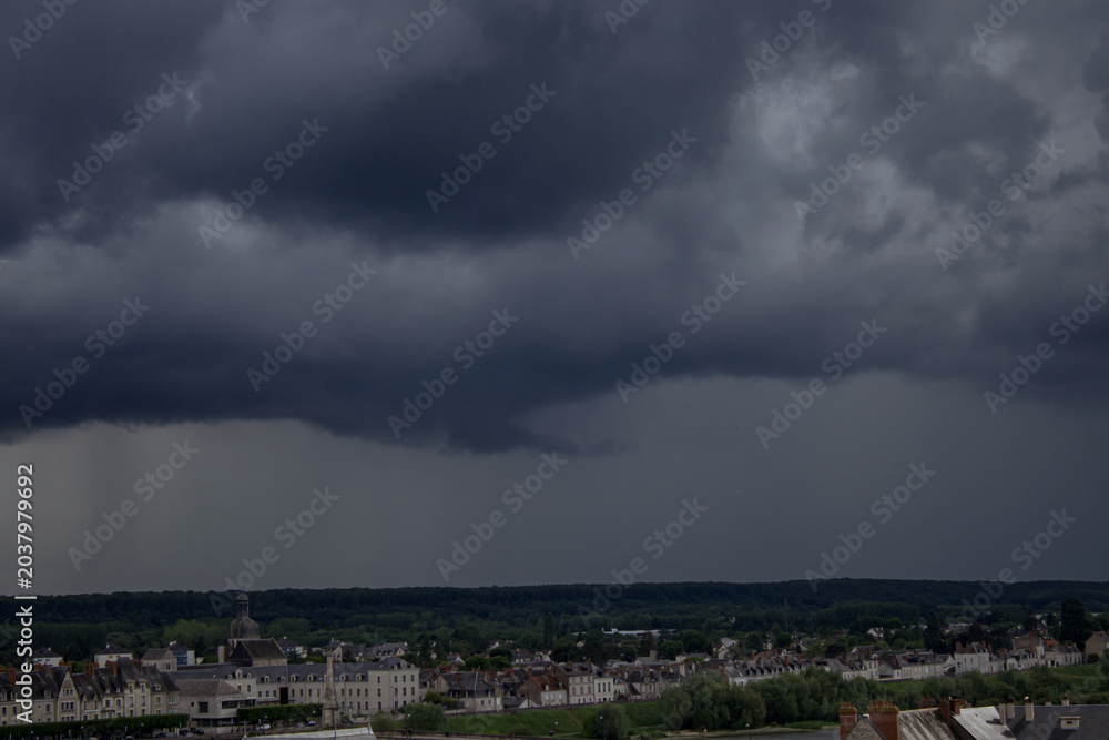Fototapeta premium Ciel menaçant orageux avec un belle structure 