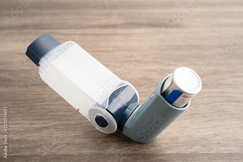 Fotografía Bangkok, Thailand May 4, 2026 Asthma and chronic obstructive pulmonary disease COPD, metered dose inhaler MDI