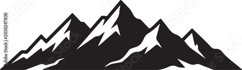 Fotografia Mountain range landscape with snow capped peaks silhouette black and white