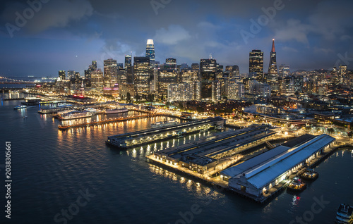 Canvastavla Aerial view of the skyline and Fisherman's Wharf in San Francisco, California