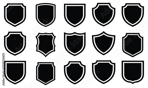 Foto A professional set of black shield icons conveying security and protection in flat lighting on a clean white background