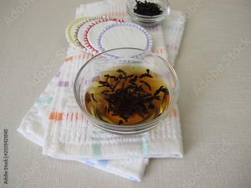 Skin-soothing care with infusion from black tea