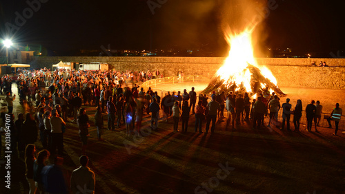 Quadro em tela The traditional bonfire of Sant Juan in Salvaterra de Miño, Galicia, following the grilled sardines and Celtic music