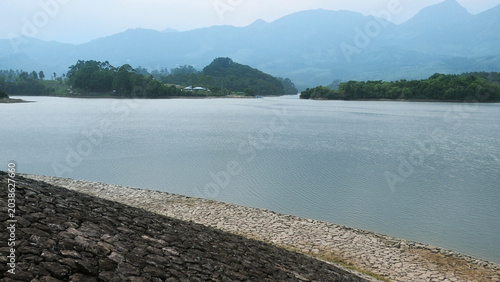 Принти на полотні The reservoir and surrounding landscapes of Anayirankal Dam in Idukki, Kerala, I