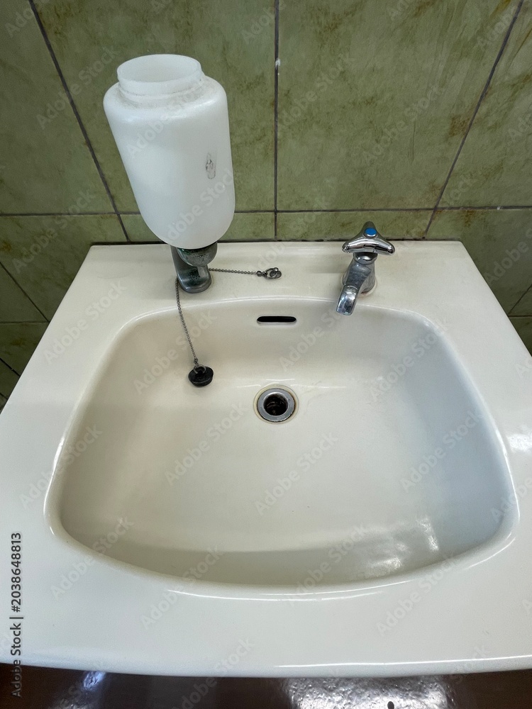 Fototapeta premium modern bathroom sink