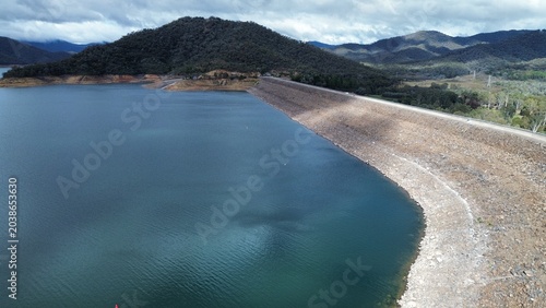 Foto Eildon dam lake reservoir storing water