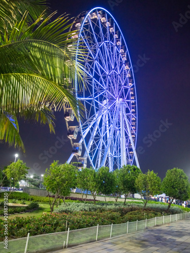 Cuadro en lienzo Luna del rio de Barranquilla de noche