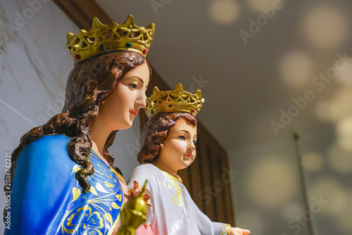Our Lady Help of Christians Catholic religious Virgin Mary and Child Jesus statue