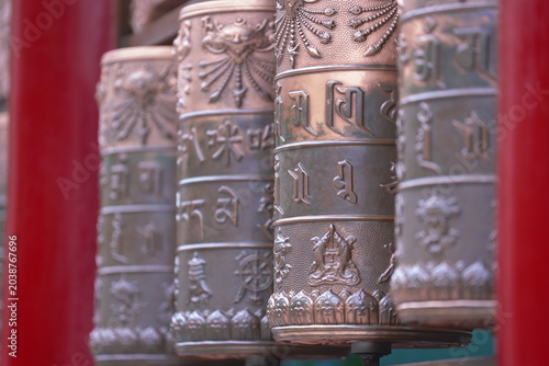 Cuadro en lienzo Tibetan Buddhist Prayer Wheels in Xi'an