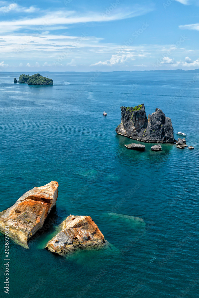 Fototapeta premium Thailand, Krabi adventure and summer holiday concept. Beautiful island and beach. Islands of Krabi National Park 