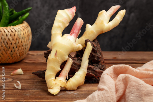 Photos Fresh and tender ginger still life