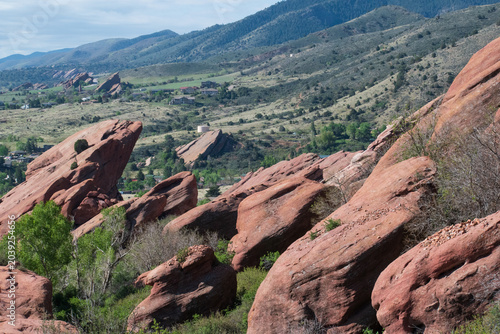 Foto Rock formations fade into the distance as seen from the Trading Post Trail at Re
